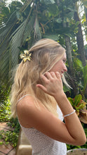 Load image into Gallery viewer, Gold Hibiscus Clip