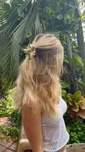 Load image into Gallery viewer, Gold Hibiscus Clip