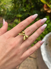 Load image into Gallery viewer, Elegant Bow Ring