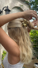 Load image into Gallery viewer, Gold Hibiscus Clip