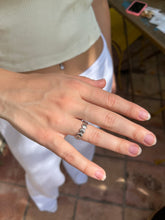 Load image into Gallery viewer, Silver Seashell Ring