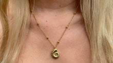 Load image into Gallery viewer, Gold Shell Necklace