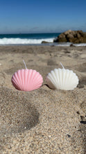 Load image into Gallery viewer, White Seashell Candle