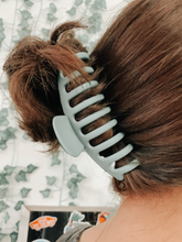 Load image into Gallery viewer, Green Claw Clip