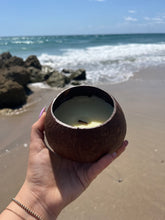 Load image into Gallery viewer, Aloha Coconut Candle