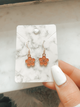 Load image into Gallery viewer, peachy aloha earrings