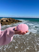 Load image into Gallery viewer, Pink Seashell Candle